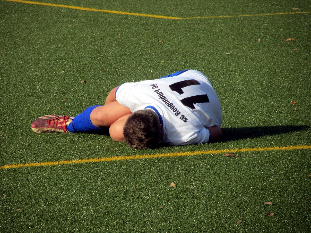 injured soccer player